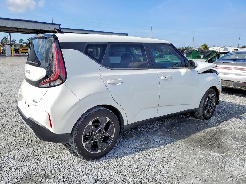 Photo 3 from auction – 2023 KIA SOUL with VIN KNDJ33AU9P7893222