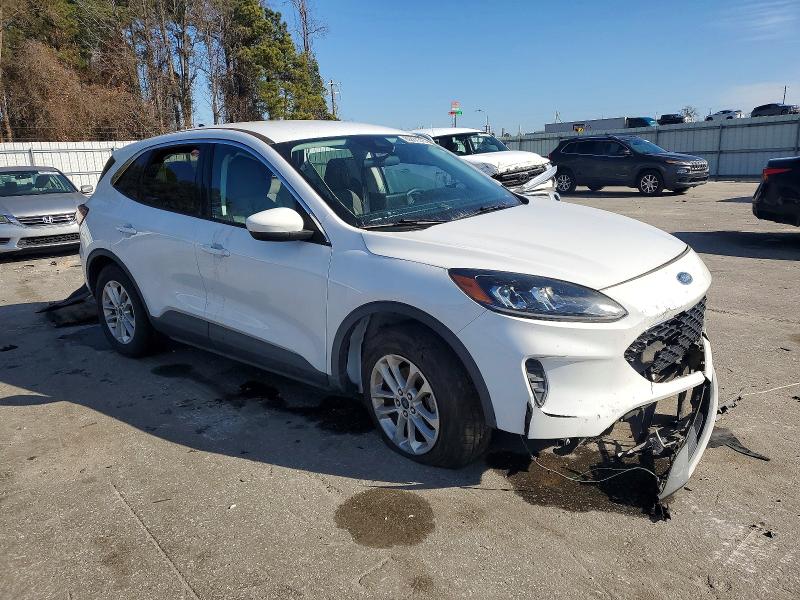 Photo 4 from auction – 2021 FORD ESCAPE with VIN 1FMCU0G64MUA22492