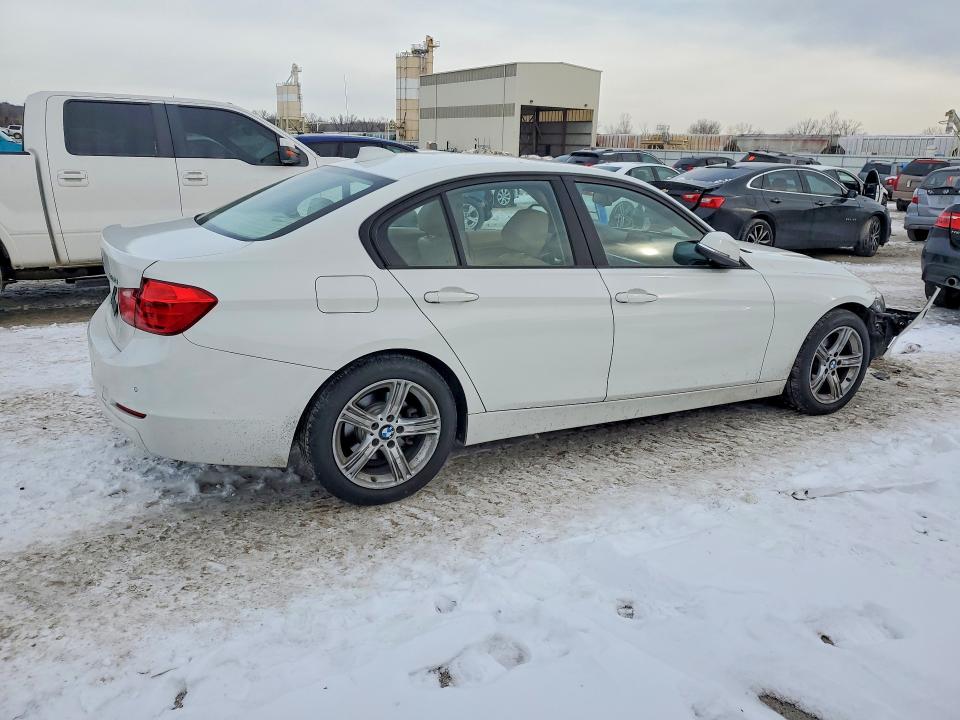 Photo 3 from auction – 2015 BMW 328 with VIN WBA3B5G50FNS20530