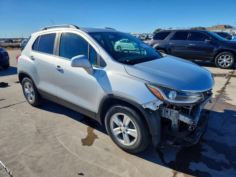 Photo 4 from auction – 2017 CHEVROLET TRAX 1LT with VIN KL7CJLSB8HB230540