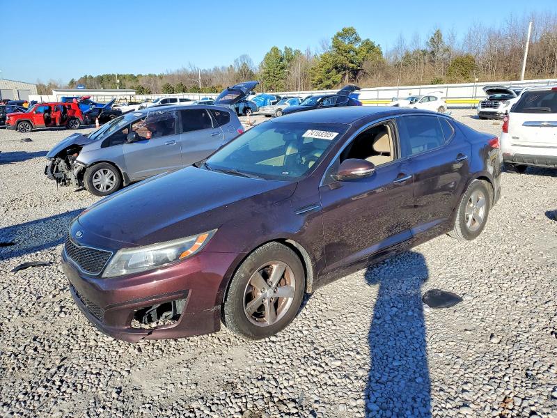 KIA OPTIMA LX 2015 with VIN 5XXGM4A7XFG462546 - Photo from auction