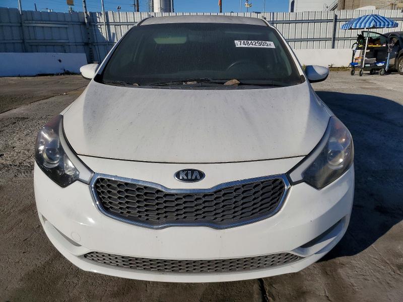 Photo 5 from auction – 2016 KIA FORTE LX with VIN KNAFK4A6XG5544059
