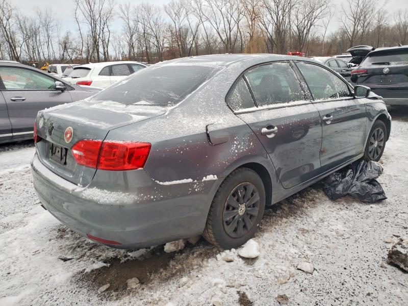 Photo 3 from auction – 2014 VOLKSWAGEN JETTA BASE with VIN 3VW2K7AJ9EM323449