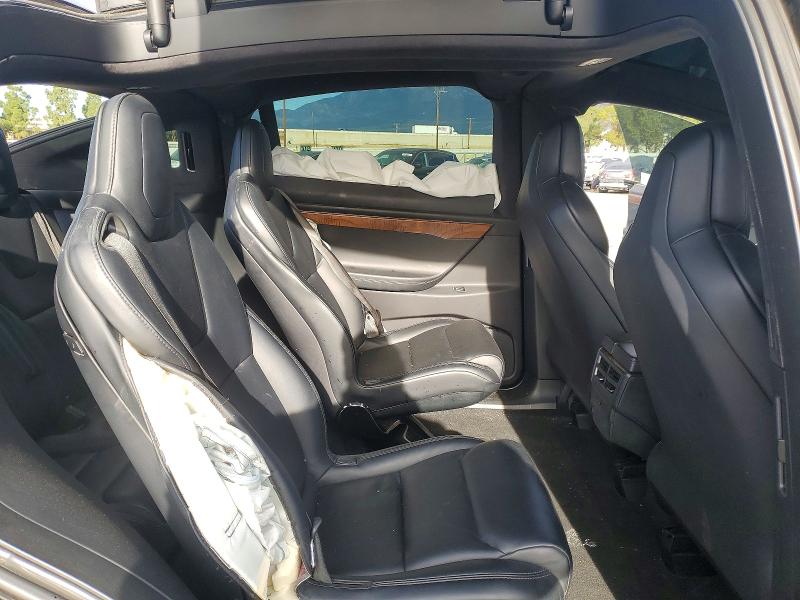 Photo 10 from auction – 2018 TESLA MODEL X with VIN 5YJXCBE2XJF136568