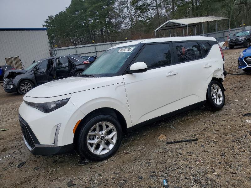 KIA SOUL LX 2023 with VIN KNDJ23AU3P7875690 - Photo from auction
