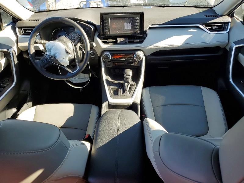 Photo 8 from auction – 2019 TOYOTA RAV4 XLE P with VIN 2T3C1RFV2KC020557