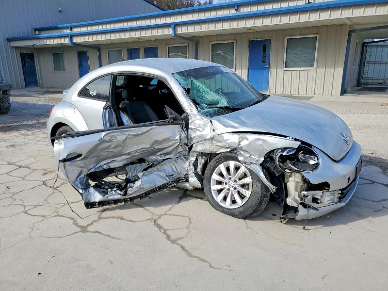 Photo 4 from auction – 2014 VOLKSWAGEN BEETLE with VIN 3VWFP7AT0EM605418