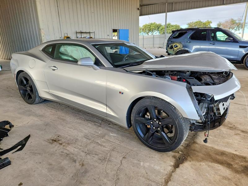 Photo 4 from auction – 2017 CHEVROLET CAMARO LT with VIN 1G1FB1RX8H0182027