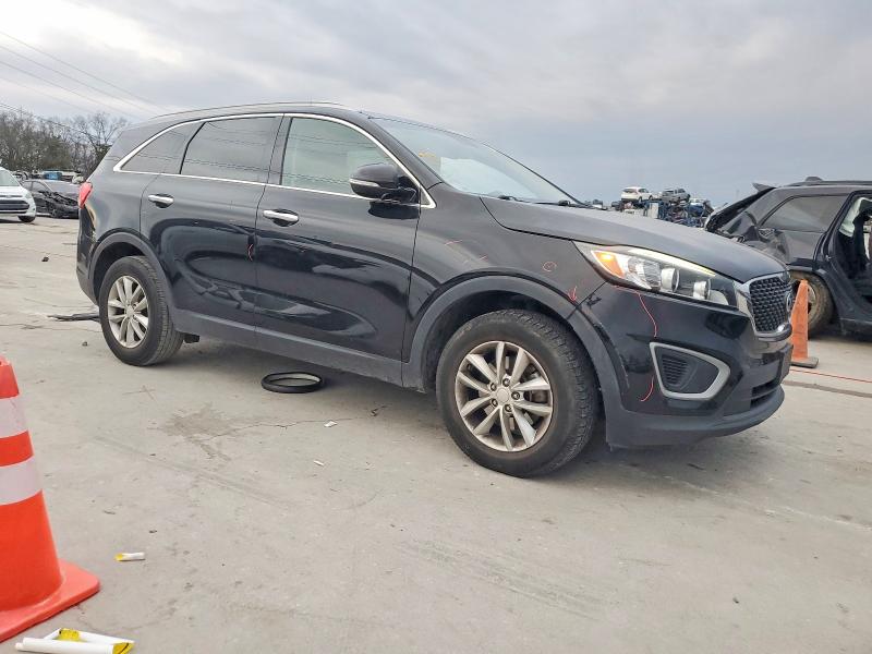 Photo 4 from auction – 2016 KIA SORENTO with VIN 5XYPG4A33GG168407