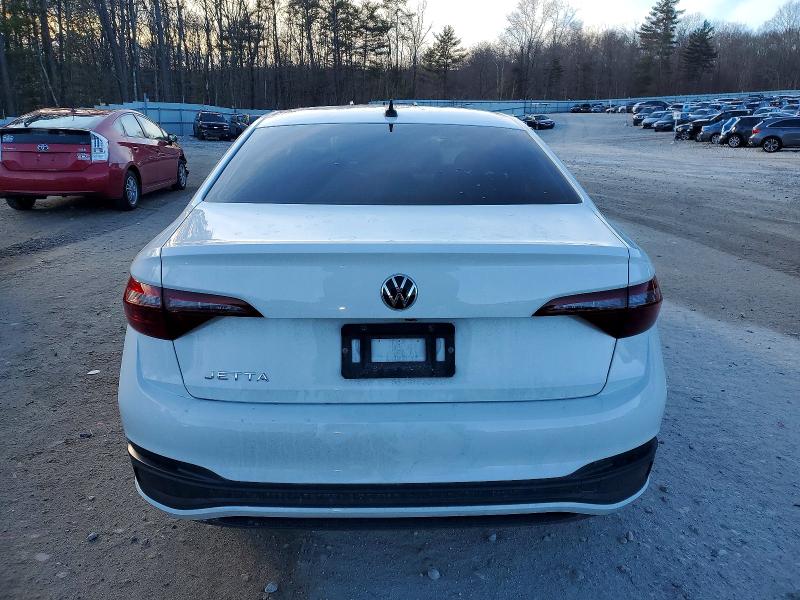 Photo 6 from auction – 2024 VOLKSWAGEN JETTA with VIN 3VWBM7BU1RM100010