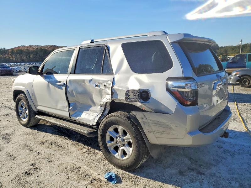 Photo 2 from auction – 2016 TOYOTA 4RUNNER with VIN JTEZU5JR3G5115299