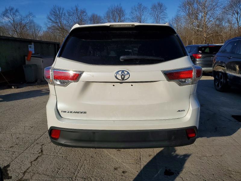Photo 6 from auction – 2016 TOYOTA HIGHLANDER with VIN 5TDBKRFH5GS335007