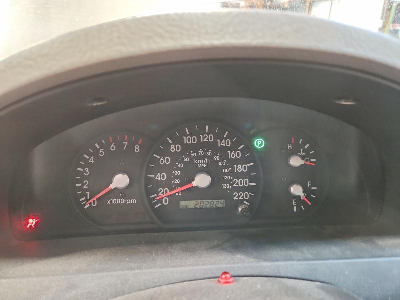 Photo 9 from auction – 2004 KIA SORENTO EX with VIN KNDJC733445250859