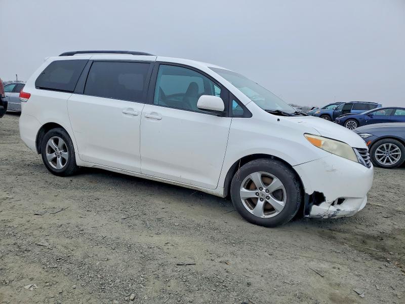 Photo 4 from auction – 2011 TOYOTA SIENNA LE with VIN 5TDKK3DC4BS135295