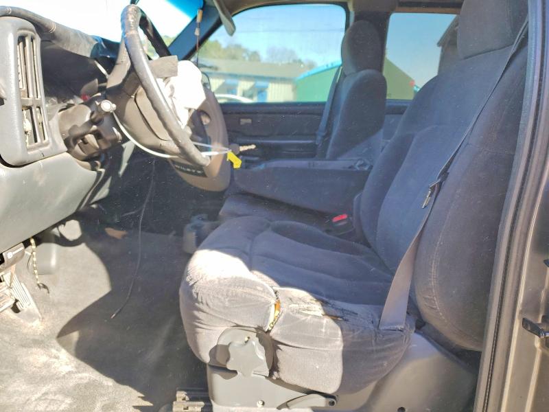 Photo 7 from auction – 2001 CHEVROLET SILVERADO with VIN 2GCEC19W511198445