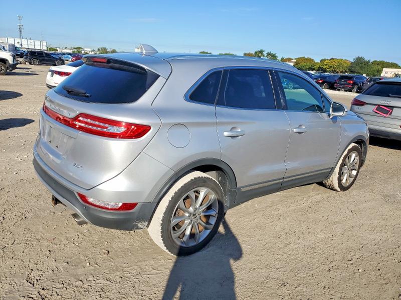 Photo 3 from auction – 2017 LINCOLN MKC SELECT with VIN 5LMCJ2C98HUL08448
