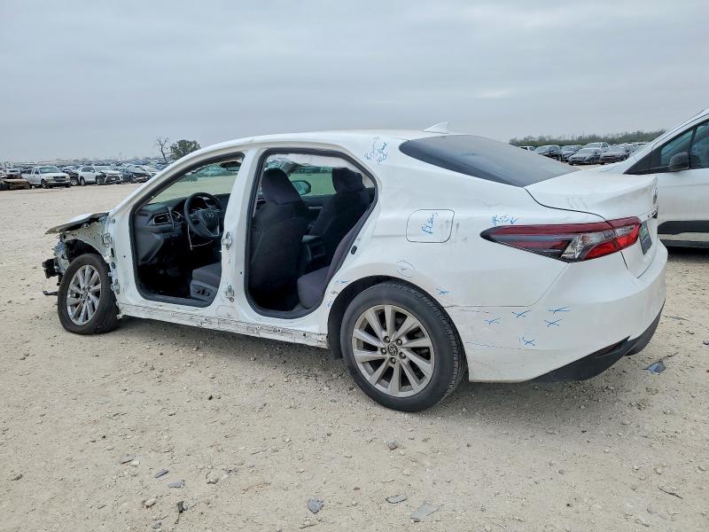 Photo 2 from auction – 2022 TOYOTA CAMRY with VIN 4T1C11AK5NU629670