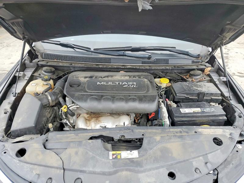 Photo 11 from auction – 2016 CHRYSLER 200 with VIN 1C3CCCAB0GN177803
