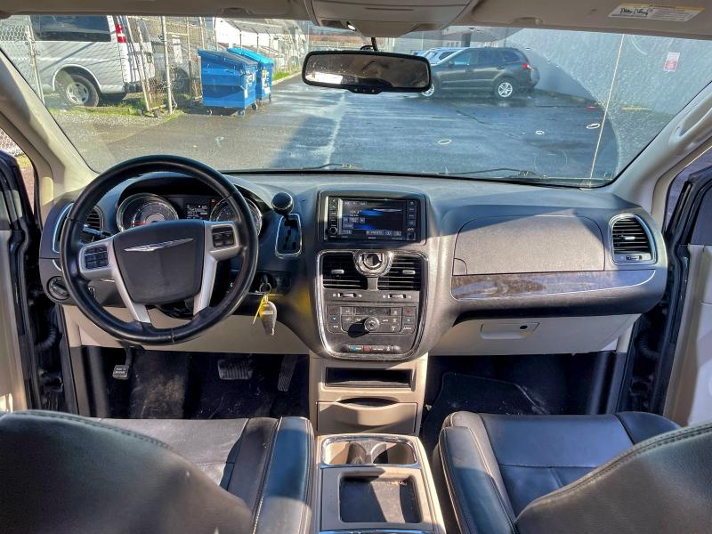 Photo 9 from auction – 2014 CHRYSLER TOWN & COU with VIN 2C4RC1BG7ER438140