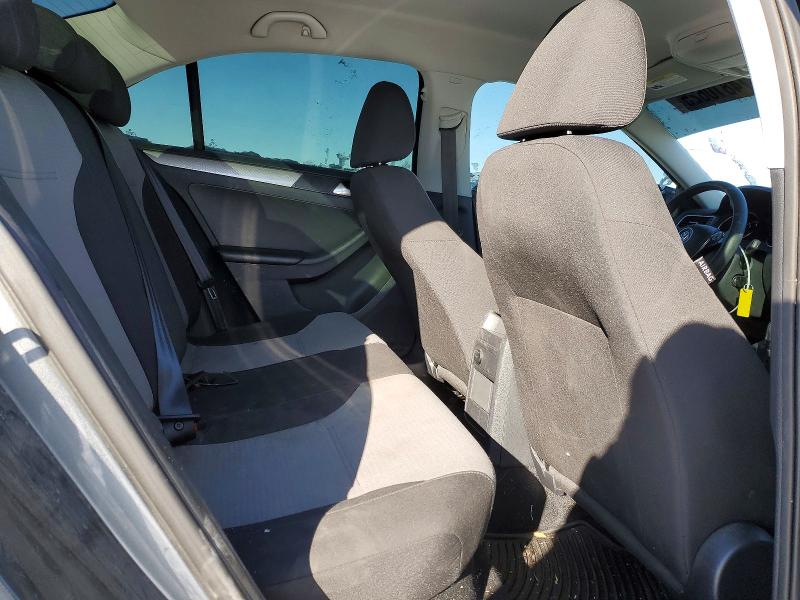 Photo 10 from auction – 2017 VOLKSWAGEN JETTA S with VIN 3VW2B7AJ9HM279232