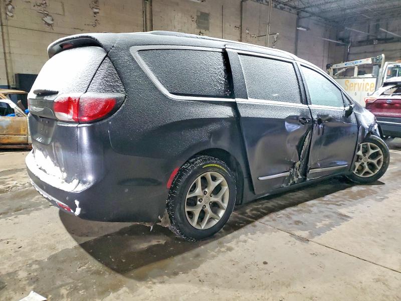 Photo 3 from auction – 2018 CHRYSLER PACIFICA with VIN 2C4RC1BG1JR330879