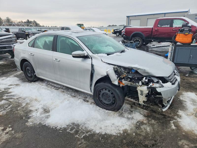 Photo 4 from auction – 2015 VOLKSWAGEN PASSAT SE with VIN 1VWBV7A34FC032059