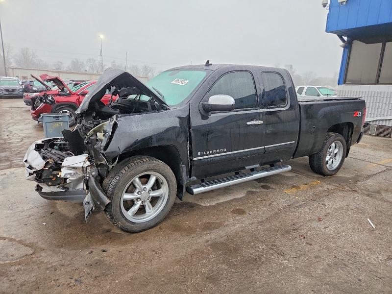 CHEVROLET SILVERADO 2013 with VIN 1GCRKSE78DZ382167 - Photo from auction