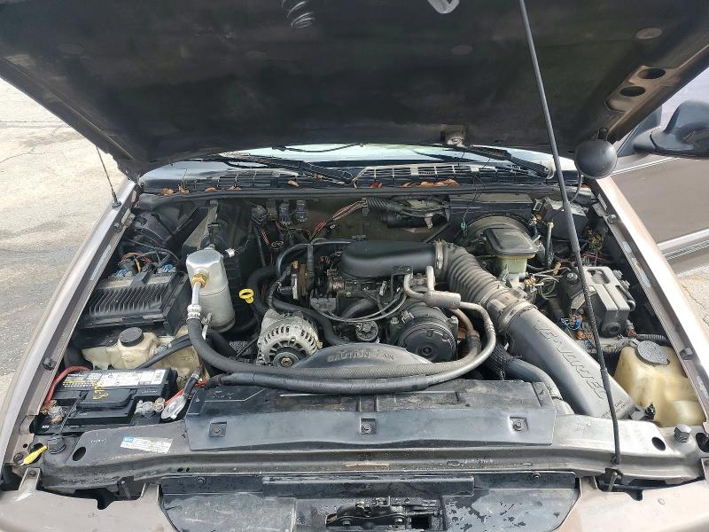 Photo 11 from auction – 1997 CHEVROLET BLAZER with VIN 1GNCS13W8V2222558