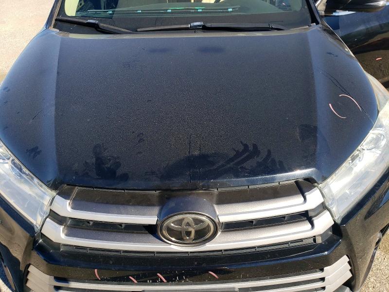 Photo 12 from auction – 2017 TOYOTA HIGHLANDER with VIN 5TDKZRFH8HS522495