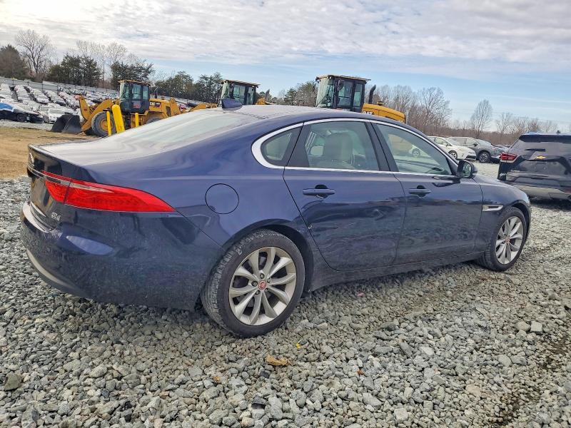Photo 3 from auction – 2017 JAGUAR XF PREMIUM with VIN SAJBJ4BN7HCY42884