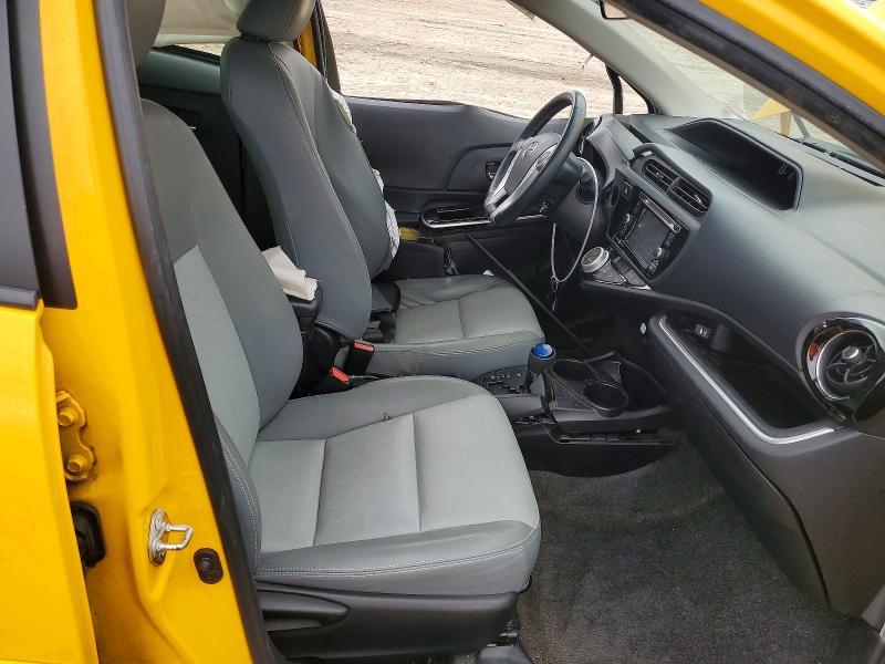 Photo 7 from auction – 2015 TOYOTA PRIUS C with VIN JTDKDTB3XF1097779