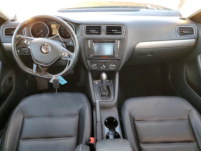 Photo 8 from auction – 2018 VOLKSWAGEN JETTA with VIN 3VWDB7AJ7JM263447