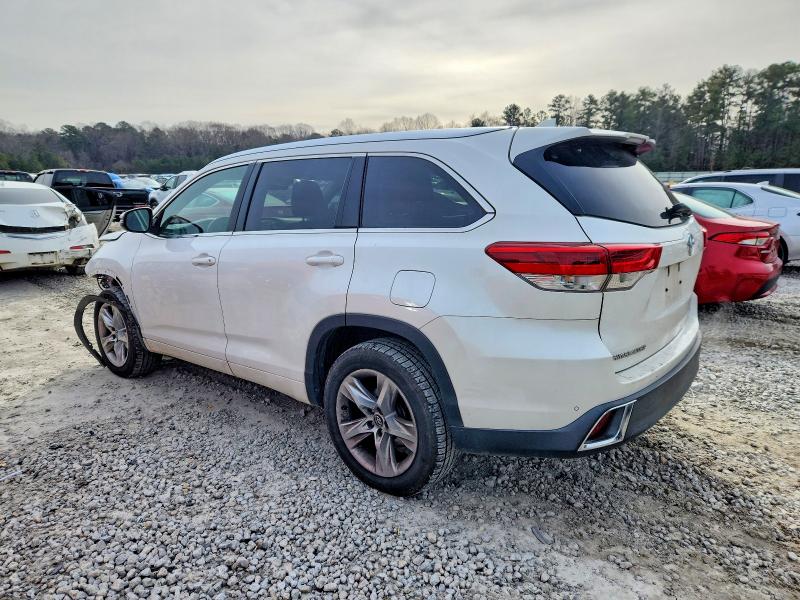 Photo 2 from auction – 2017 TOYOTA HIGHLANDER with VIN 5TDYZRFH2HS196414