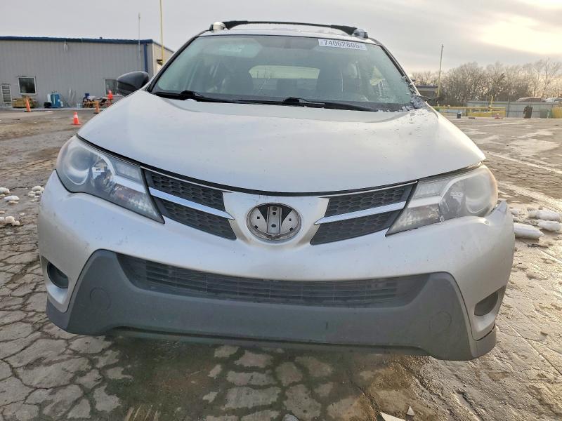 Photo 5 from auction – 2013 TOYOTA RAV4 LE with VIN JTMBFREV0DD027777