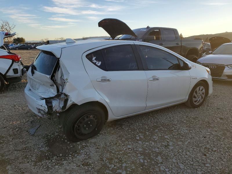 Photo 3 from auction – 2015 TOYOTA PRIUS C with VIN JTDKDTB31F1581615