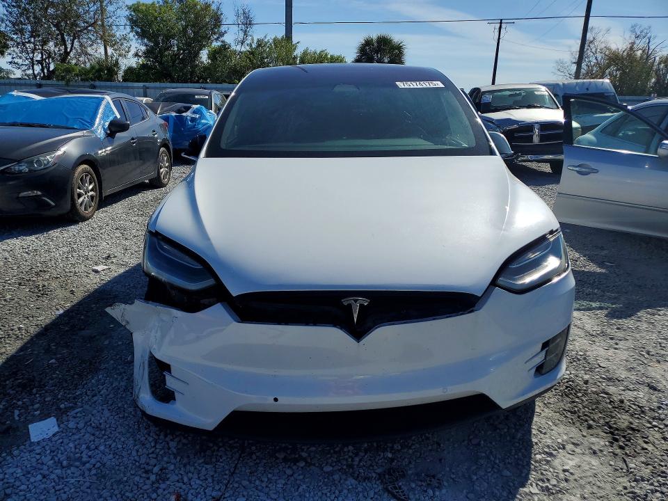 Photo 5 from auction – 2017 TESLA MODEL X with VIN 5YJXCAE26HF044619