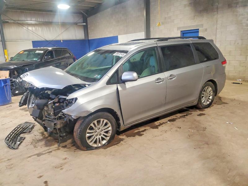 TOYOTA SIENNA 2012 with VIN 5TDYK3DC9CS215915 - Photo from auction