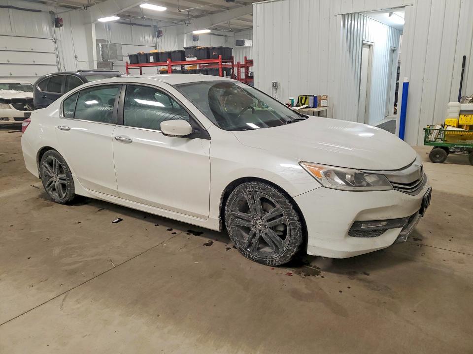 Photo 4 from auction – 2017 HONDA ACCORD with VIN 1HGCR2F14HA030639