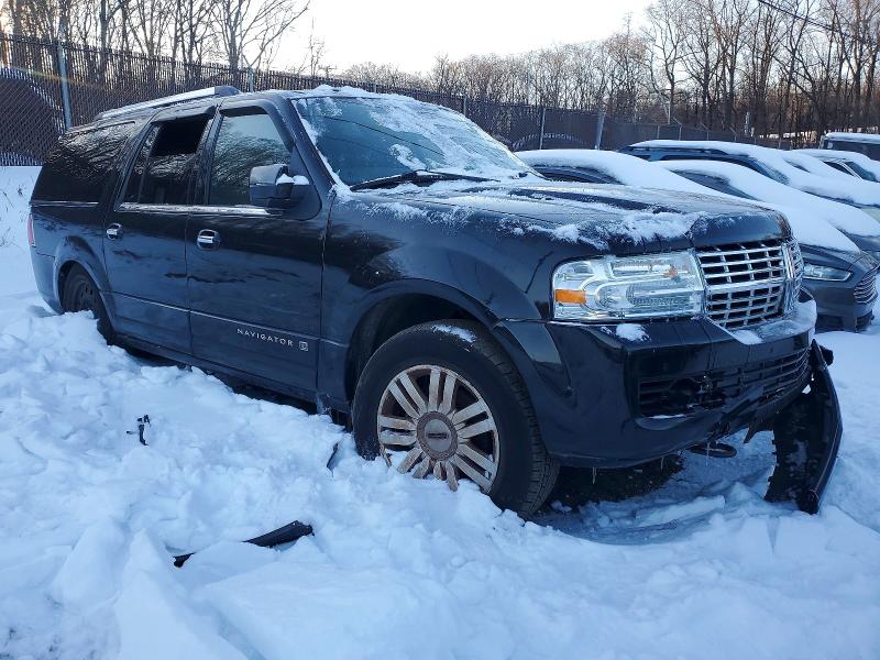 Photo 4 from auction – 2011 LINCOLN NAVIGATOR with VIN 5LMJJ3J52BEJ04212