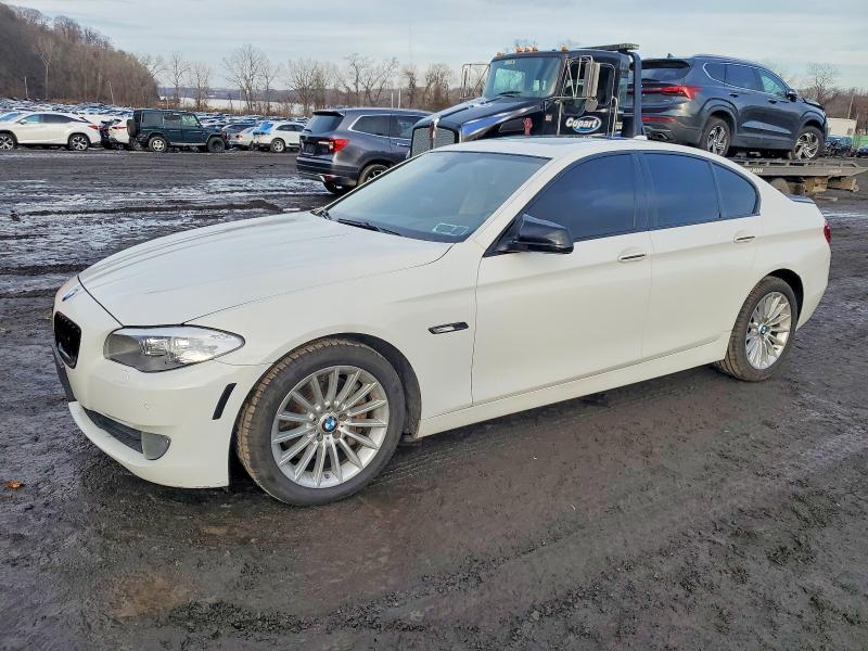 BMW 535 XI 2013 with VIN WBAFU7C52DDU73599 - Photo from auction