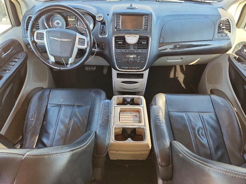 Photo 8 from auction – 2016 CHRYSLER TOWN & COU with VIN 2C4RC1BG6GR295491