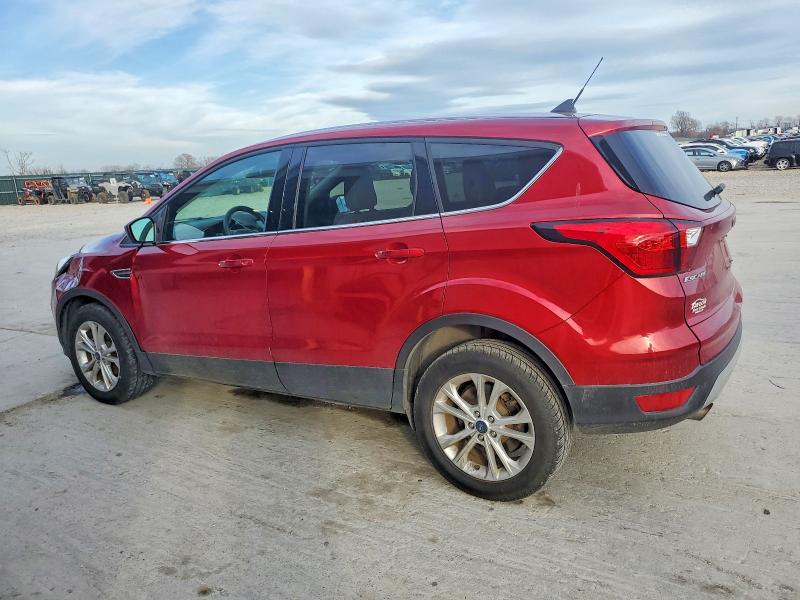 Photo 2 from auction – 2019 FORD ESCAPE SE with VIN 1FMCU0GD0KUA89392