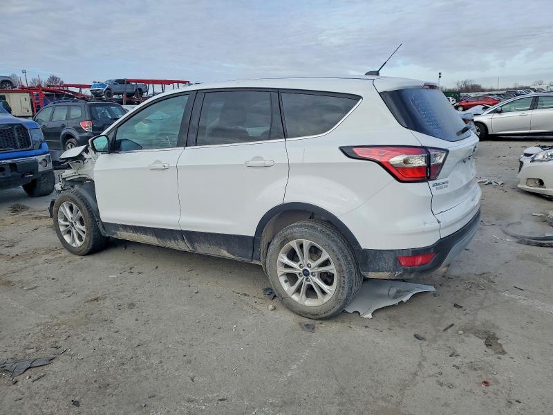 Photo 2 from auction – 2017 FORD ESCAPE SE with VIN 1FMCU0GD0HUC04565