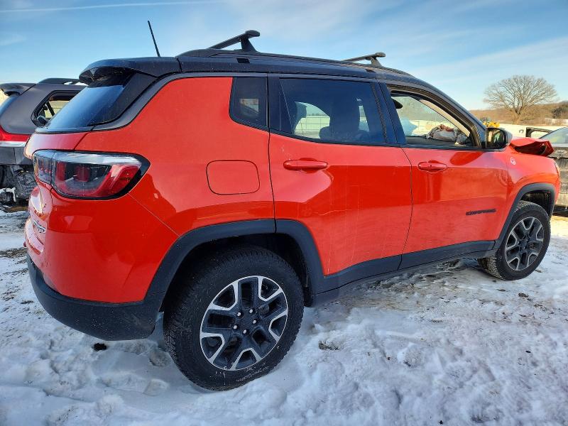 Photo 3 from auction – 2019 JEEP COMPASS TR with VIN 3C4NJDDB1KT650175