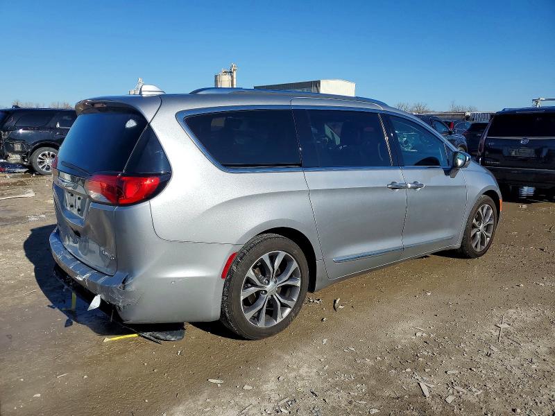 Photo 3 from auction – 2018 CHRYSLER PACIFICA with VIN 2C4RC1GG1JR103572