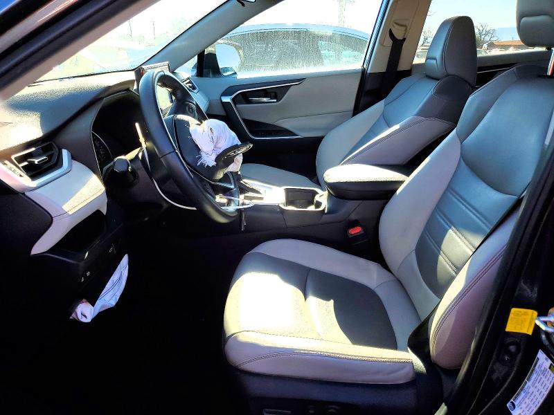Photo 7 from auction – 2019 TOYOTA RAV4 XLE P with VIN 2T3C1RFV2KC020557
