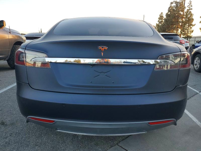 Photo 6 from auction – 2014 TESLA MODEL S with VIN 5YJSA1H28EFP65497