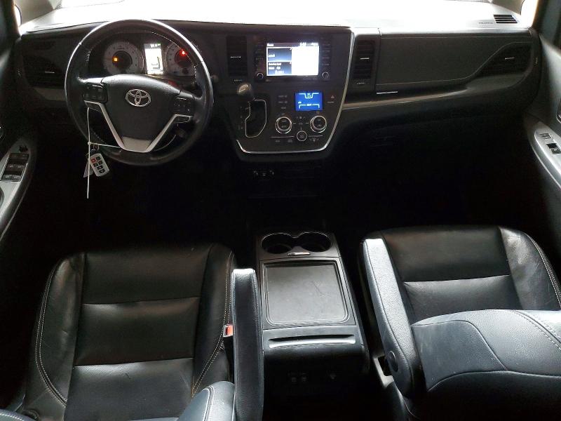 Photo 8 from auction – 2018 TOYOTA SIENNA with VIN 5TDXZ3DC9JS957722