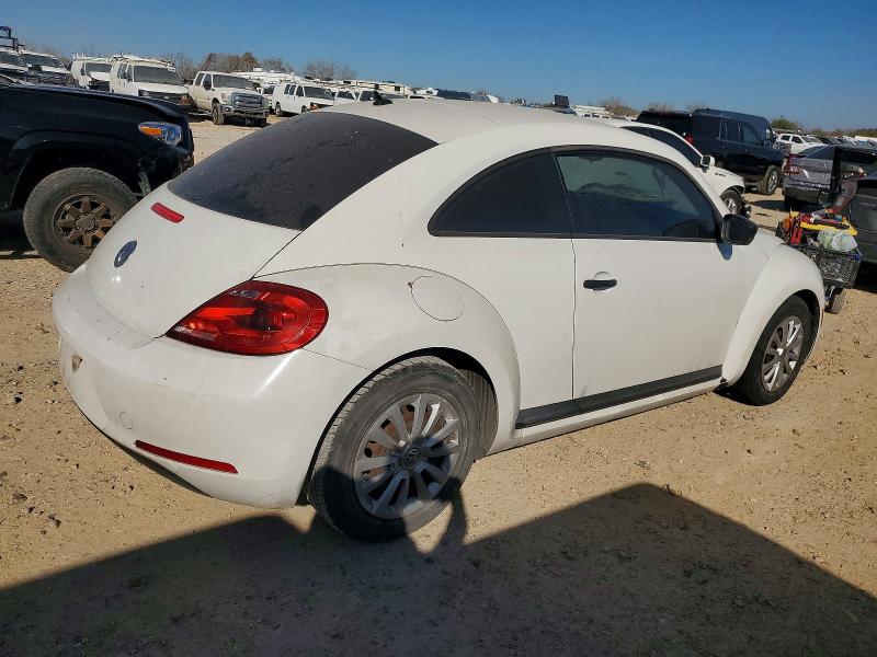 Photo 3 from auction – 2012 VOLKSWAGEN BEETLE with VIN 3VWFP7AT9CM644599