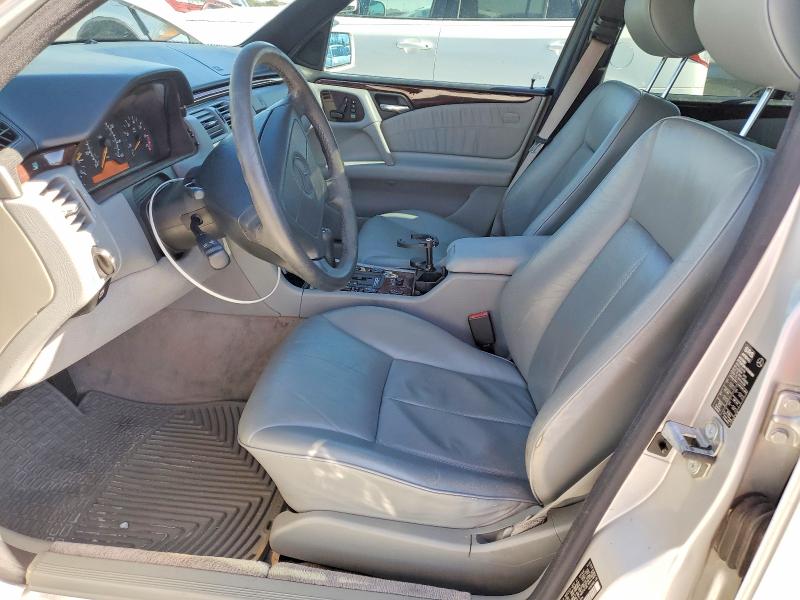Photo 7 from auction – 1997 MERCEDES-BENZ E 420 with VIN WDBJF72F7VA404894
